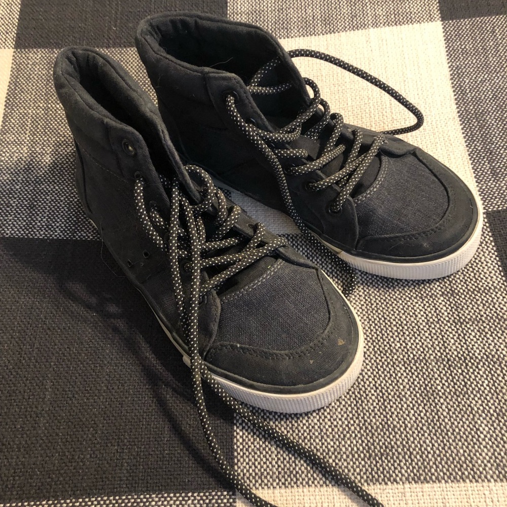 Gap boys high top sneaker